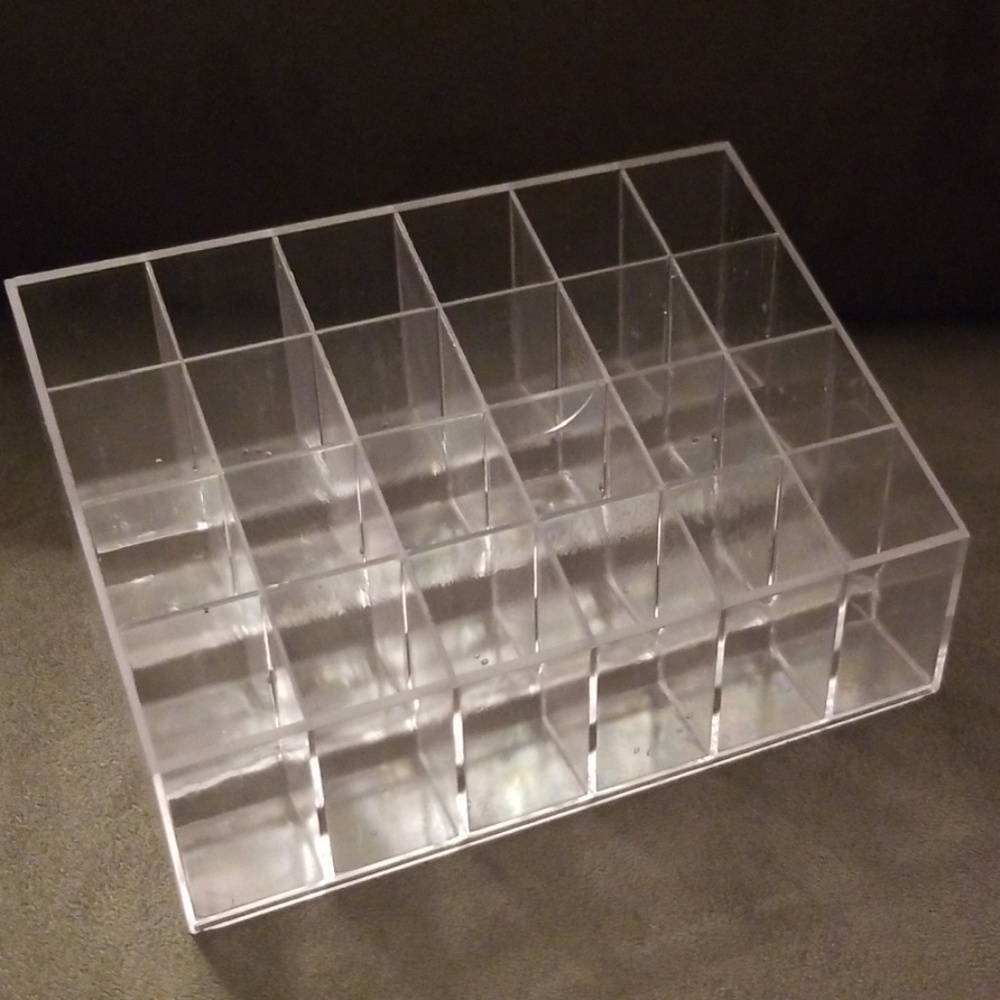 Clear plastic lipstick organizer